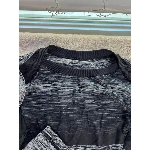 Lululemon Women's M Black Stripe Long Sleeve Pullover for Running Yoga - Picture 7 of 9